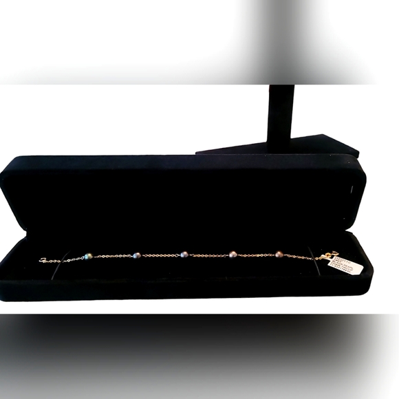 Real Freshwater Black Pearl Tincup Bracelet in 14-Karat Solid Yellow Gold - Picture 3 of 5